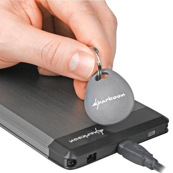 sharkoon swift case securita mit schlssel - Hard Disk esterni con protezione RFID da Sharkoon