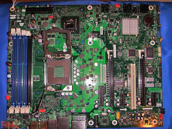 intel bloomfield board 02 - Prime Immagini e informazioni per Intel Bloomfield