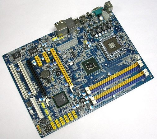 asl p43t board 01 - Immagini e caratteristiche tecniche per motherboard Intel P43