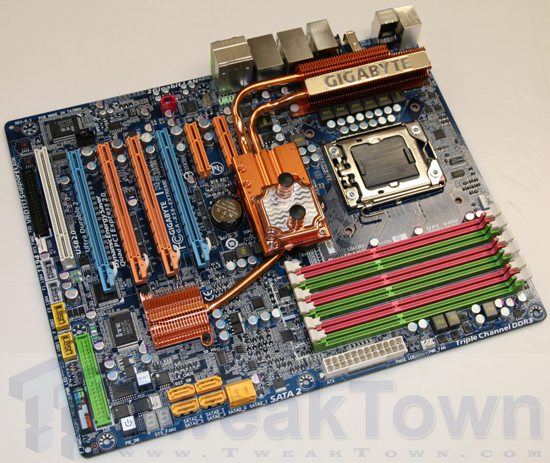 gigabyte ga x58 extreme board 01 - Prime immagini per la Gigabyte GA-X58-Extreme