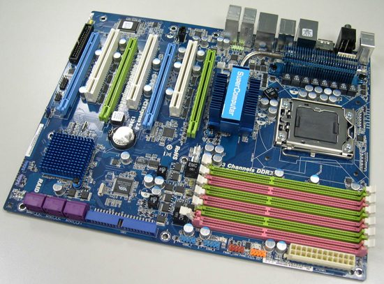 asrock_x58_supercomputer_board_01.jpg