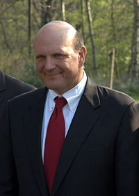 200px-steve_ballmer_2007_outdoors2.jpg