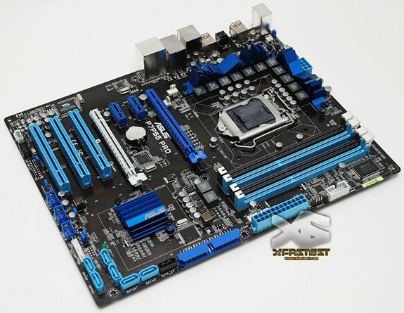 Asus P7P55 PRO board 01 - ASUS rilascia alcune immagini della P7P55 PRO, la prima con chipset P55