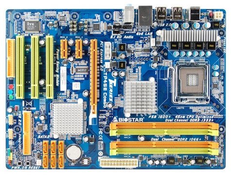 Biostar TP45E Combo 01 - Biostar lancia la motherboard TP45E Socket 775