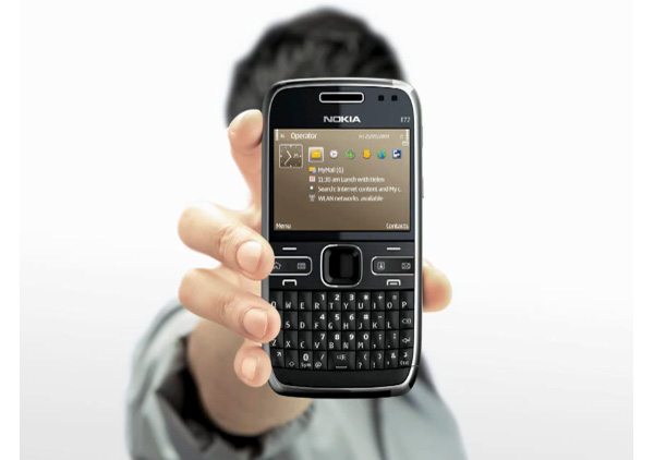 nokia e72 - Ufficiale il nuovo smartphone business Nokia E72