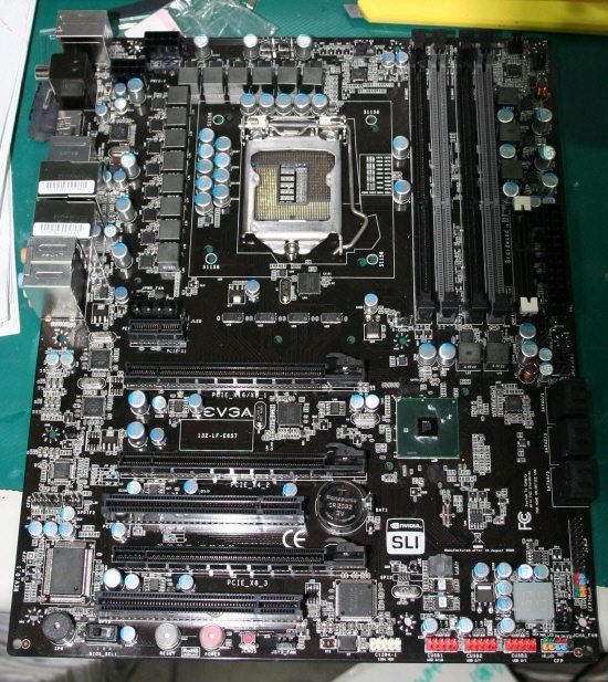 EVGA_132-LF-E657_P55_board_01