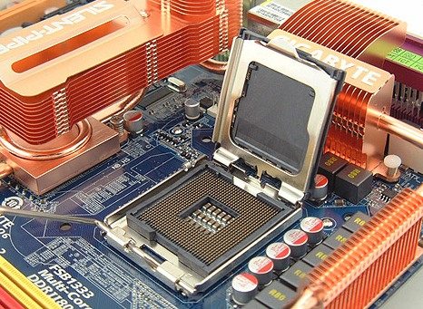 LGA775install socket - Intel supporterà il socket LGA775 fino al 2011