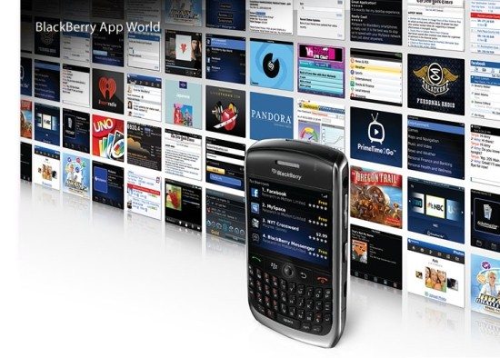 blackberry app world - 2000 applicazioni per Blackberry App World; a breve anche in Italia