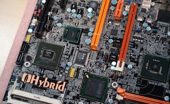 DFI Hybrid motherboard - DFI P45-ION-T2A2, una motherboard Ibrida