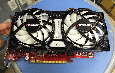 Force3D Radeon HD 4890 custom 02 - Un solo connettore di alimentazione per la nuova Radeon HD 4890