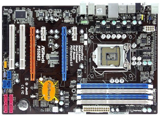 ASRock P55DE3 board 01 - Da ASRock una motherboard P55 low-cost