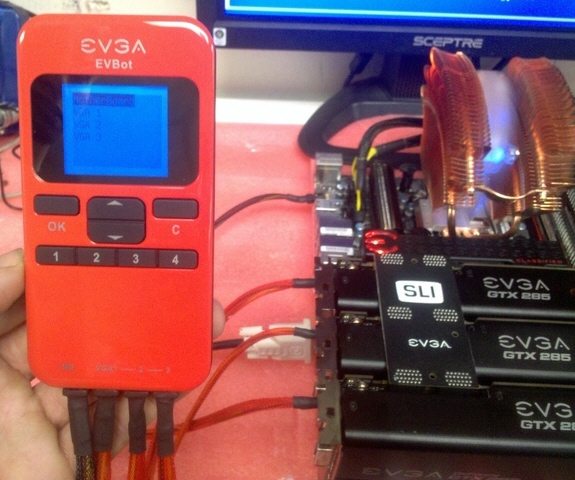 EVGA EVBot 02 - EVGA presenta l'OC Controller EVBot