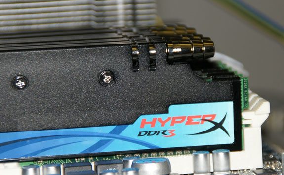 Kingston waterc HyperX DDR3 01 - Prime immagini per moduli Kingston con raffreddamento a liquido