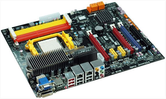 ECS A890GXM A board 01 - AMD 890GX debutterà ad Aprile