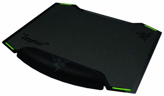 Razer Vespula 01 - Razer presenta il mouse-pad  dual-side Vespula