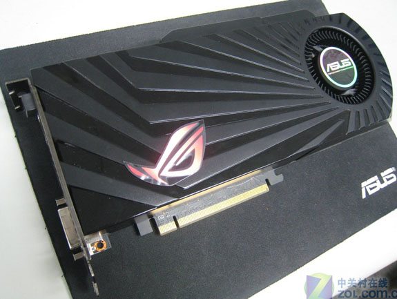 Asus Radeon HD 5870 Matrix 01 - ASUS Radeon HD 5870 in versione Matrix?