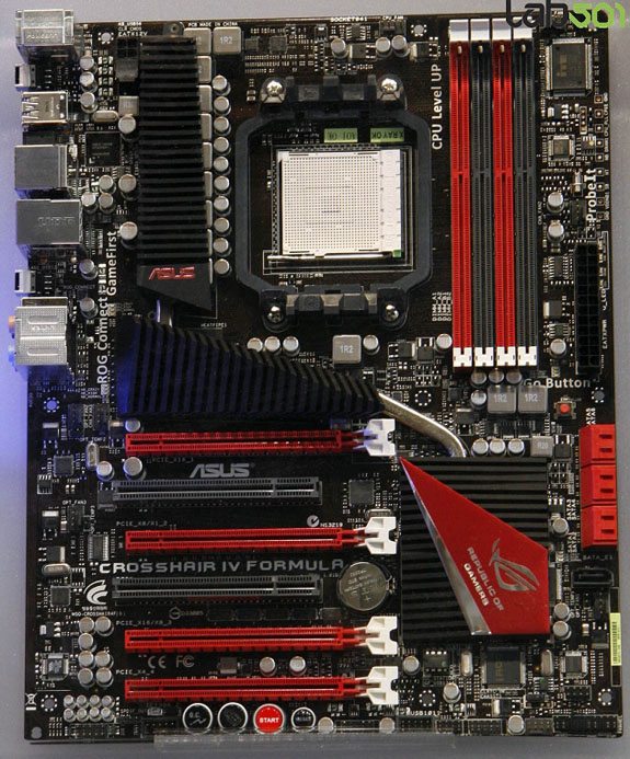 Asus_Crosshair_IV_Formula_board_01