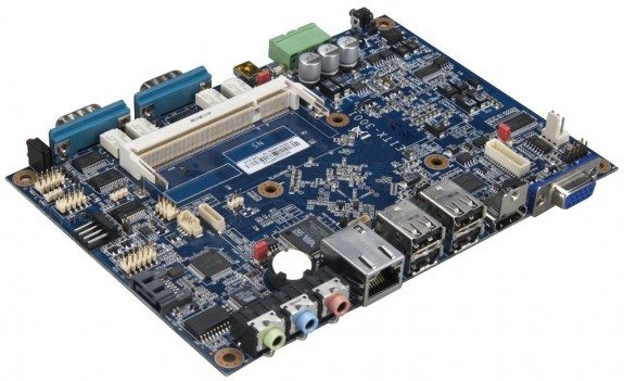 viaeitx 3001board01 - VIA annuncia la motherboard Em-ITX per applicazioni embedded